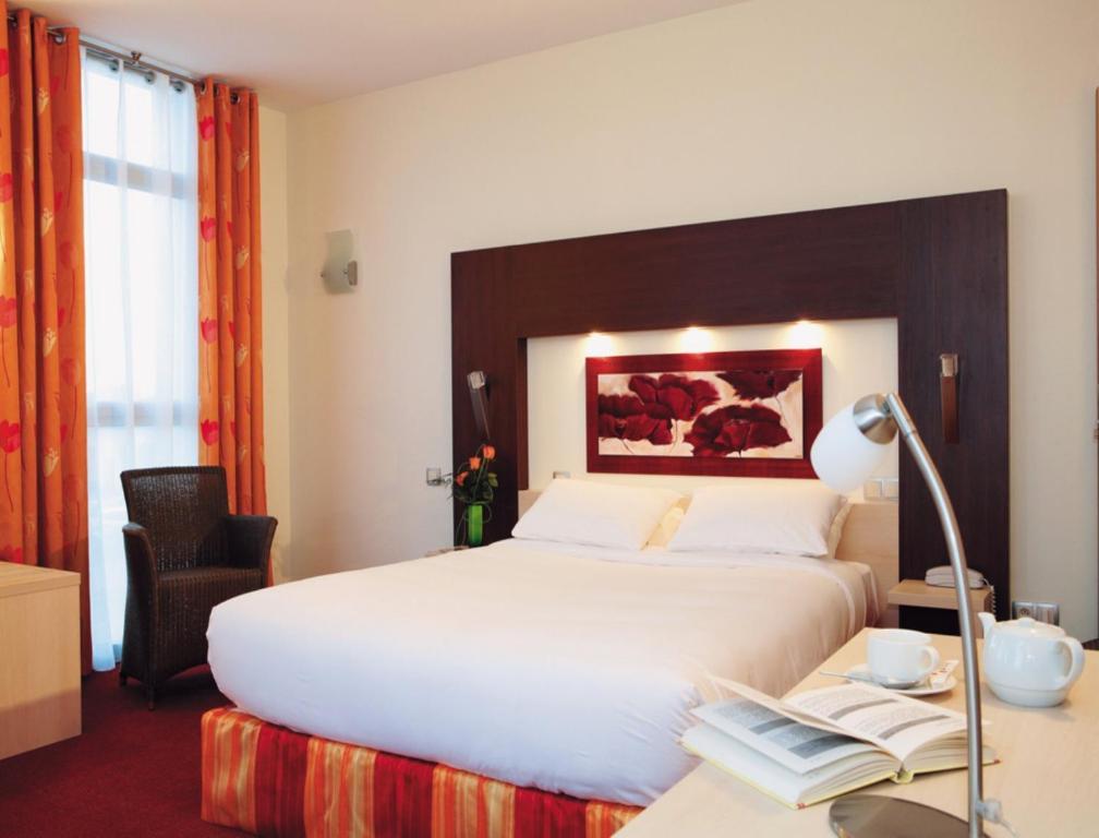 Hostellerie Saint Vincent Beauvais Aeroport Zimmer foto